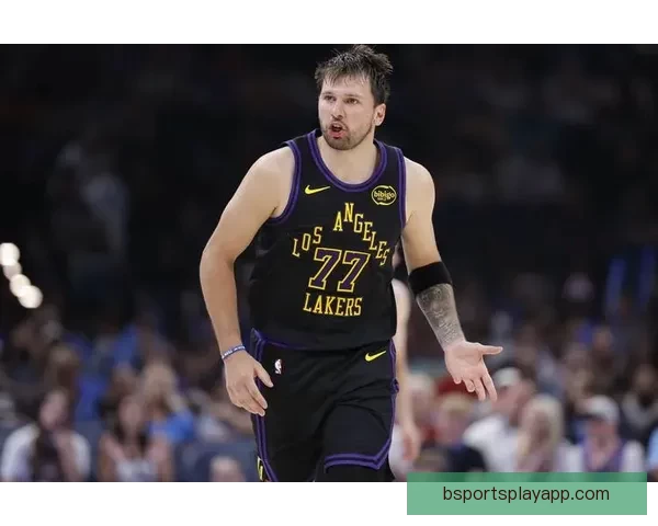 东契奇腿筋二级拉伤无限期休战 湖人前景堪忧恐无缘所有评奖 东契奇腿筋二级拉伤无限期休战 湖人前景堪忧恐无缘所有评奖