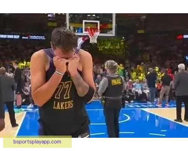 东契奇腿筋拉伤背后责任雷迪克应担主力过度使用他成雷伯杜式悲剧